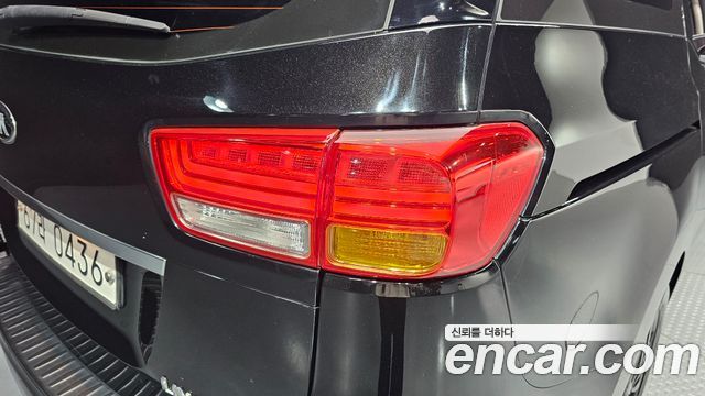 Kia Canival 2017 — photo 9