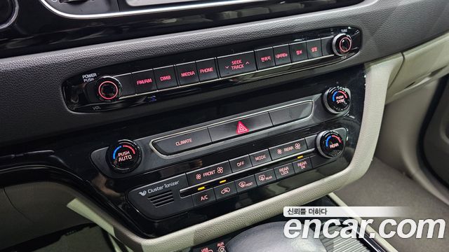 Kia Canival 2017 — photo 29