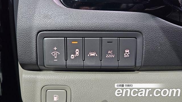 Kia Canival 2017 — photo 30