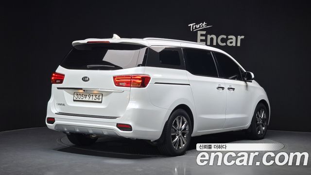 Kia Canival 2019 — photo 2