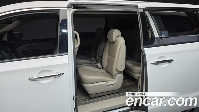 Kia Canival 2019 — photo 11