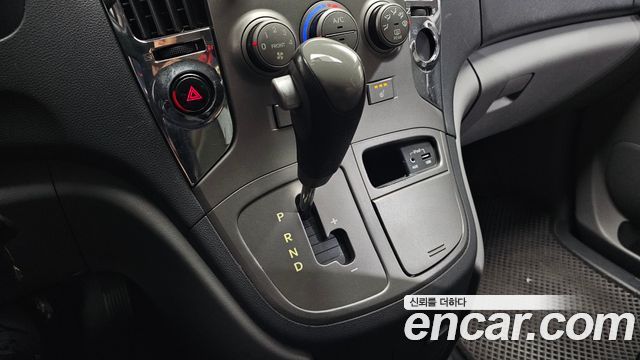 Hyundai Starex 2012 — photo 9