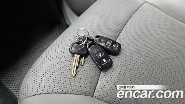 Hyundai Starex 2012 — photo 17
