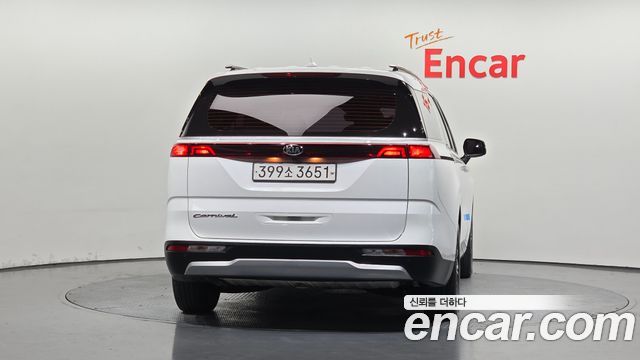 Kia Canival 2021 — photo 4