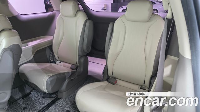 Kia Canival 2021 — photo 17