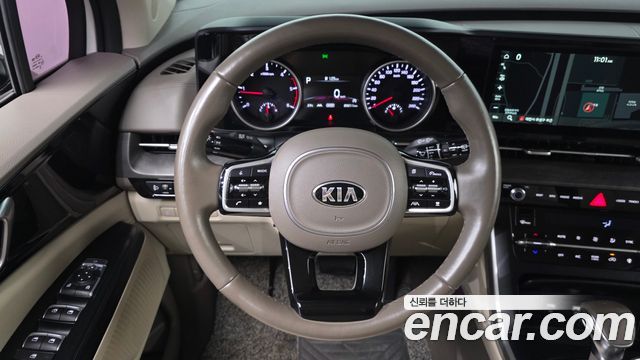 Kia Canival 2021 — photo 19