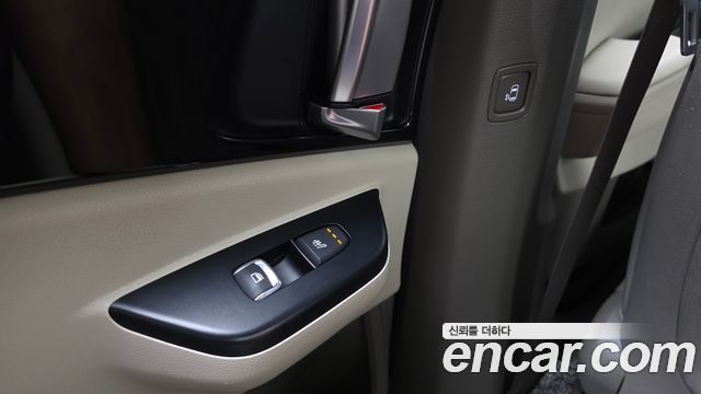 Kia Canival 2021 — photo 24