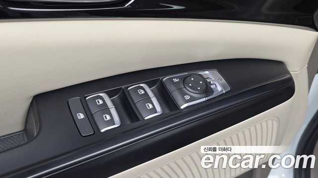 Kia Canival 2021 — photo 25