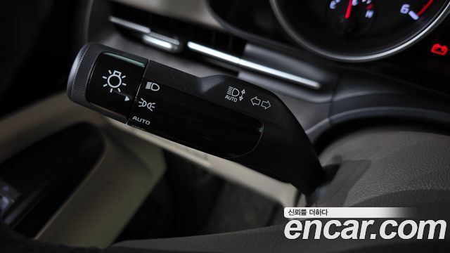Kia Canival 2021 — photo 26