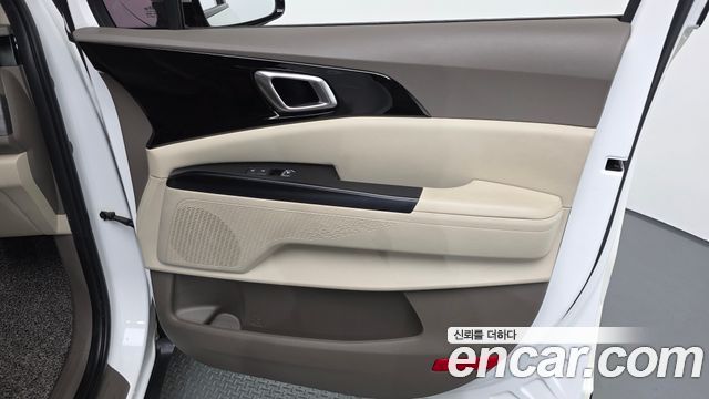Kia Canival 2021 — photo 14