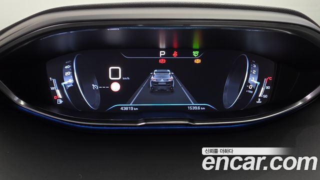 Peugeot 3008 2019 — photo 11