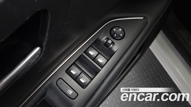 Peugeot 3008 2019 — photo 27