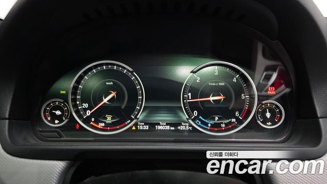 BMW 5-Series 2013 — photo 8