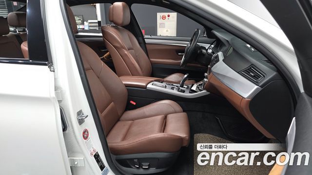 BMW 5-Series 2013 — photo 11