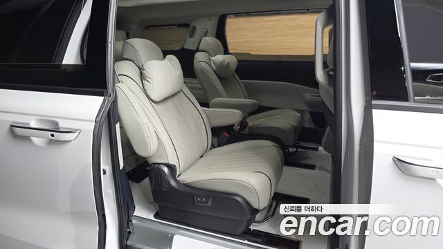 Kia Canival 2025 — photo 17