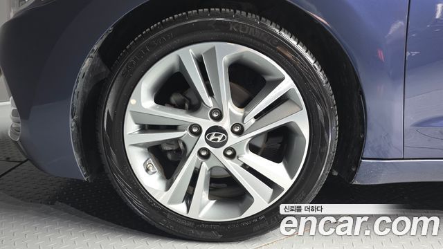 Hyundai AVANTE 2018 — photo 5