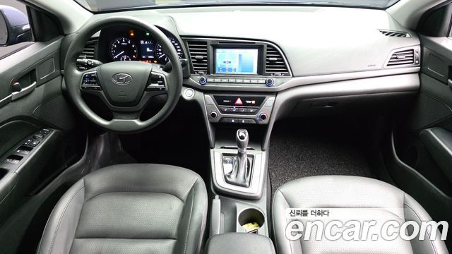 Hyundai AVANTE 2018 — photo 7