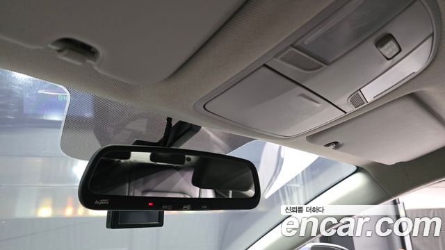 Hyundai AVANTE 2018 — photo 16