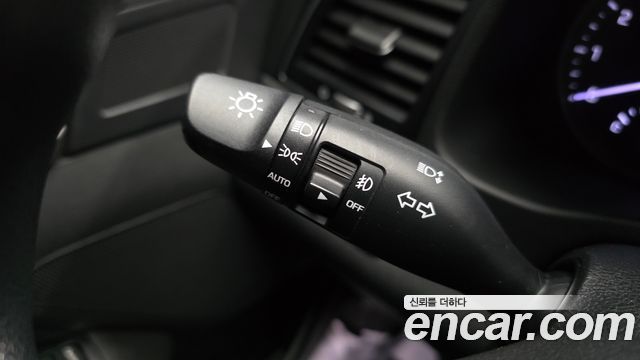 Hyundai AVANTE 2018 — photo 17