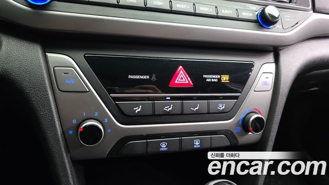 Hyundai AVANTE 2018 — photo 18