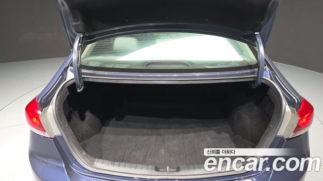 Hyundai AVANTE 2018 — photo 20