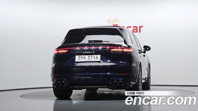 Porsche Cayenne 2019 — photo 4