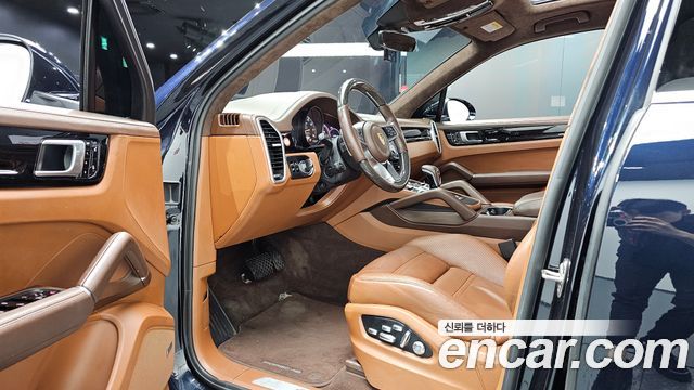 Porsche Cayenne 2019 — photo 13