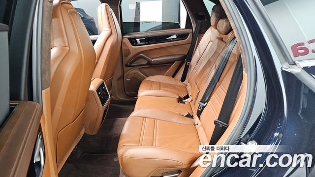 Porsche Cayenne 2019 — photo 18