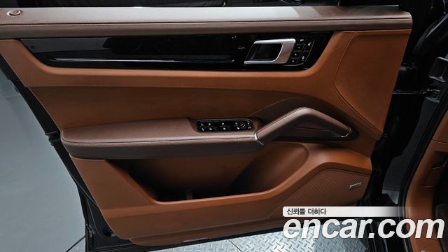 Porsche Cayenne 2019 — photo 14