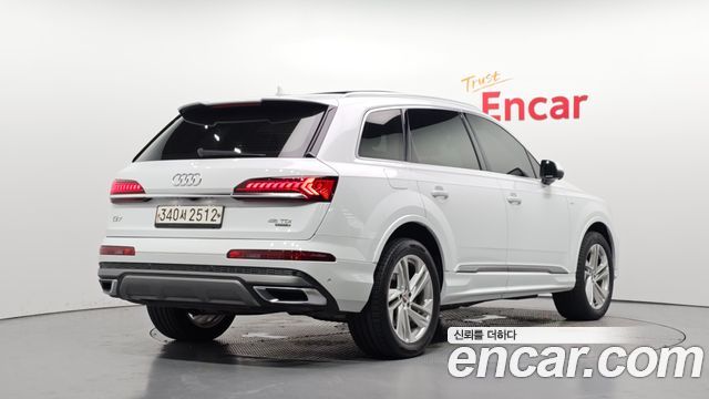 Audi Q7 2020 — photo 2