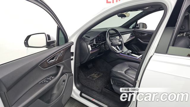 Audi Q7 2020 — photo 13