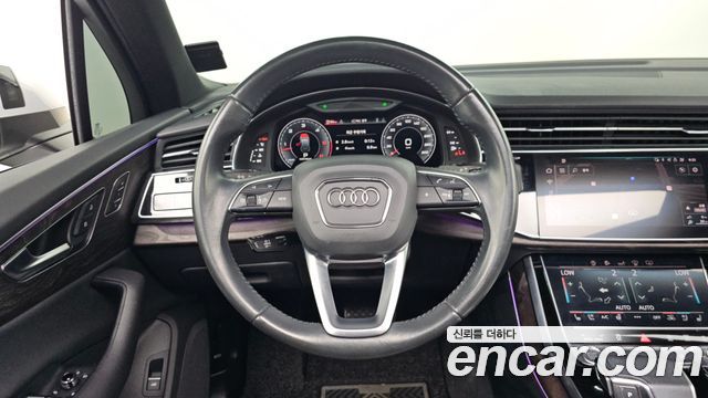 Audi Q7 2020 — photo 19