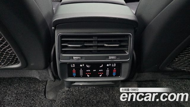 Audi Q7 2020 — photo 26