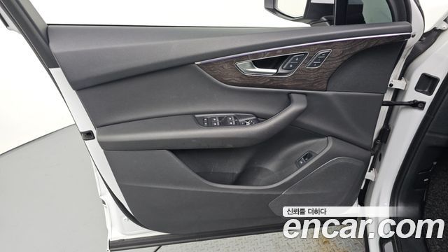 Audi Q7 2020 — photo 14