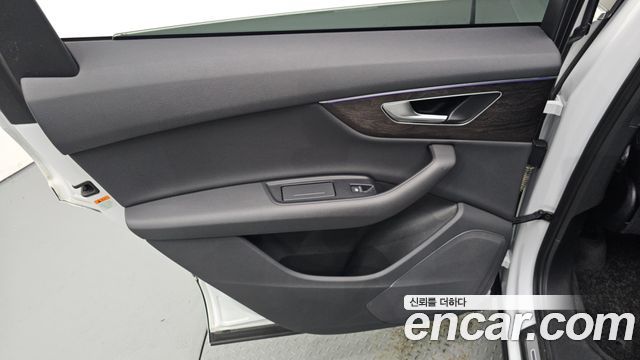 Audi Q7 2020 — photo 15