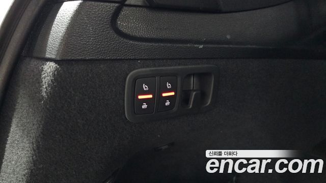 Audi Q7 2020 — photo 28