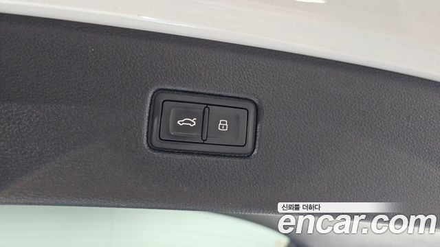 Audi Q7 2020 — photo 29