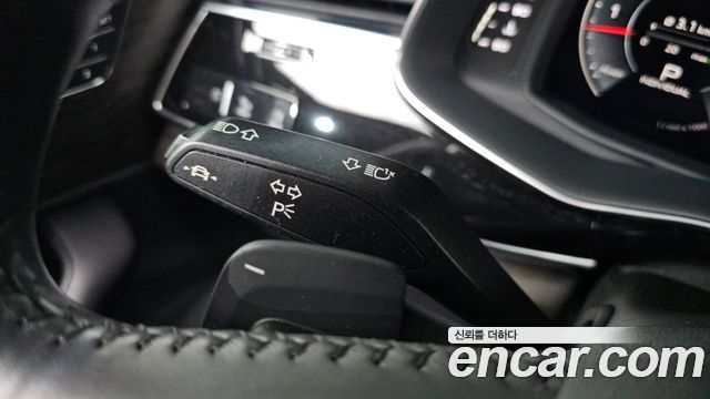 Audi Q7 2020 — photo 30