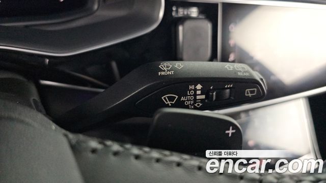 Audi Q7 2020 — photo 31