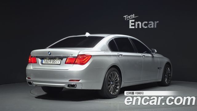 BMW 7-Series 2010 — photo 2
