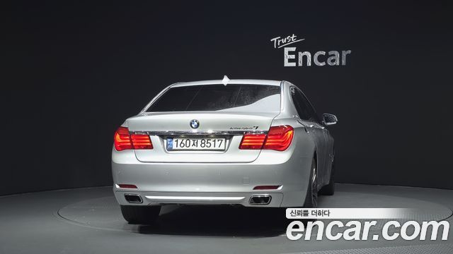 BMW 7-Series 2010 — photo 4