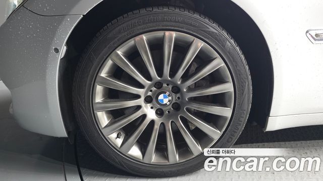 BMW 7-Series 2010 — photo 5