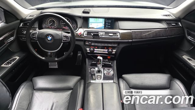 BMW 7-Series 2010 — photo 7