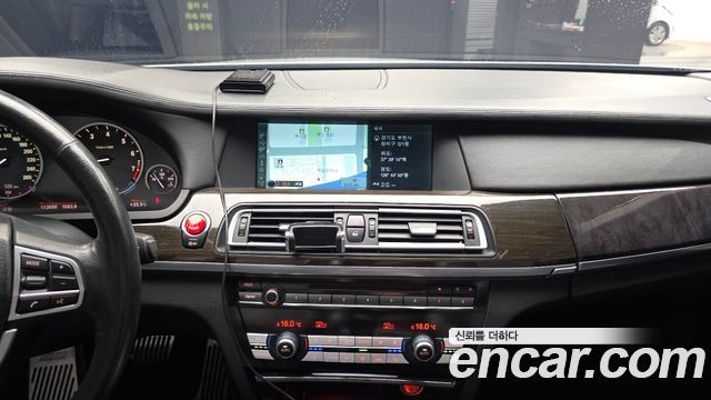 BMW 7-Series 2010 — photo 14
