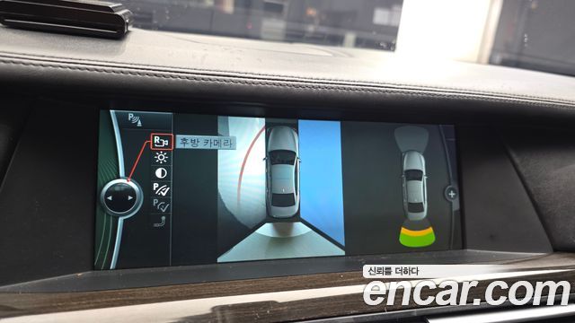 BMW 7-Series 2010 — photo 17