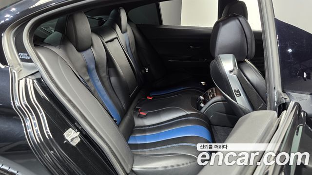 BMW 6-Series 2018 — photo 17