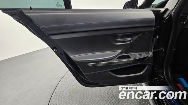BMW 6-Series 2018 — photo 15