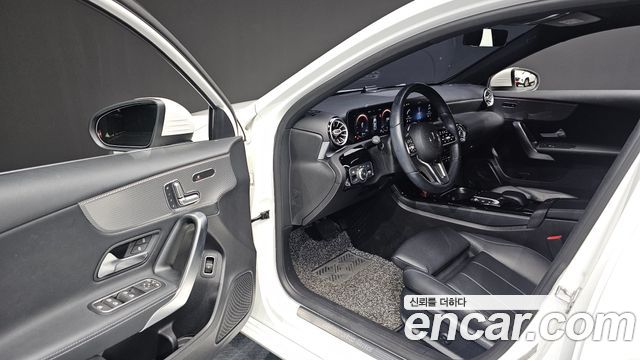 Mercedes-Benz A-Class 2021 — photo 10