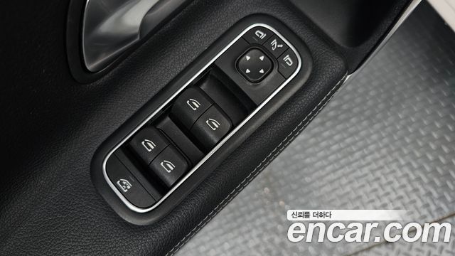 Mercedes-Benz A-Class 2021 — photo 12