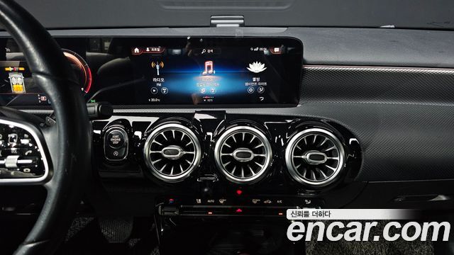 Mercedes-Benz A-Class 2021 — photo 17